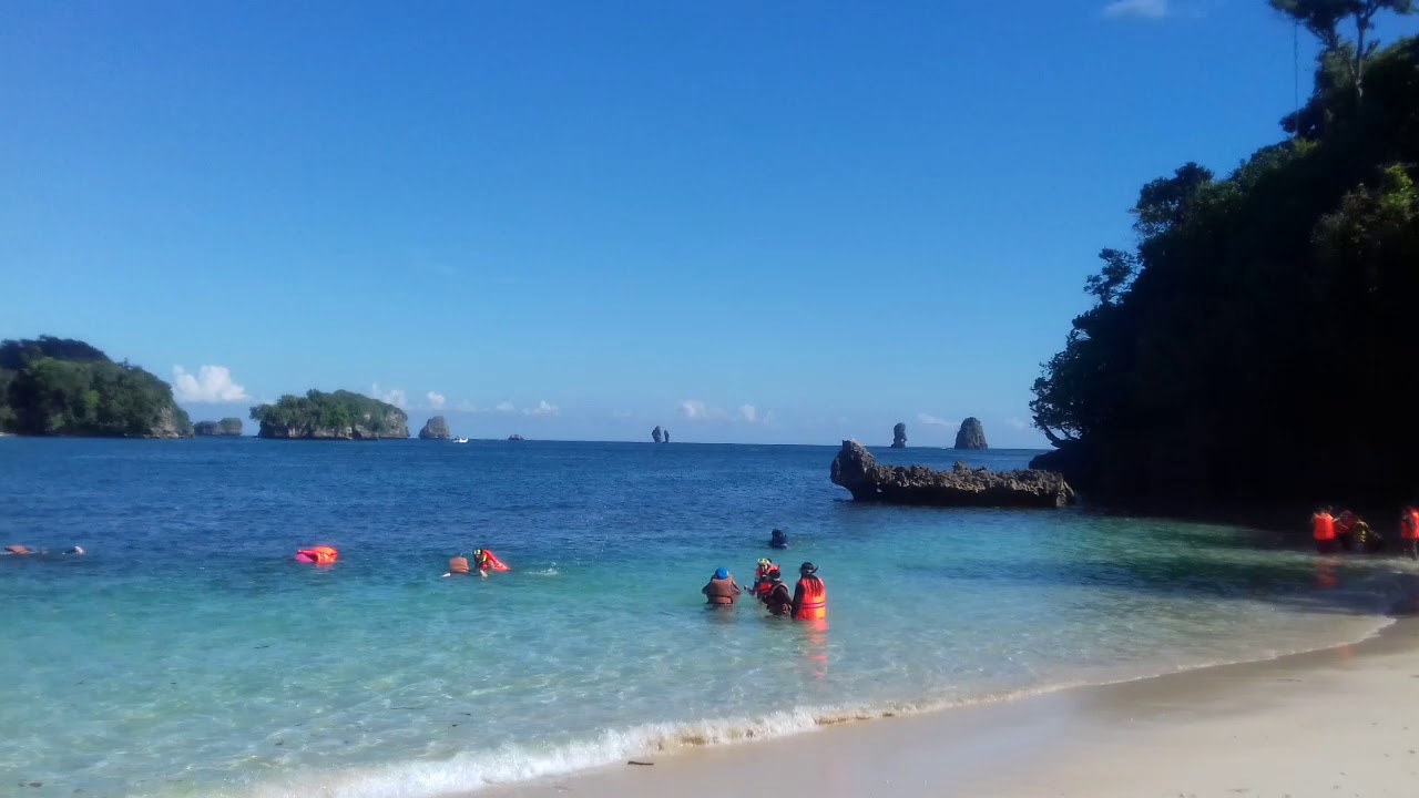 Penampakan Pantai Tiga Warna Malang Selatan Jawa Timur