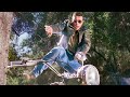 Van Damme engaña a nueve policías con una moto y su aura | Ganar o morir | Clip en Español