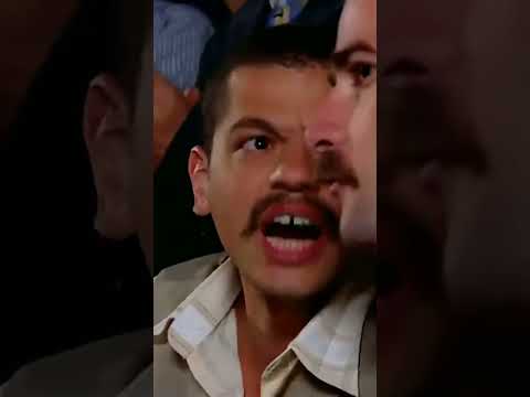 أحاول أن الفت نظر الشاب الذي أعجبني بنظراتي