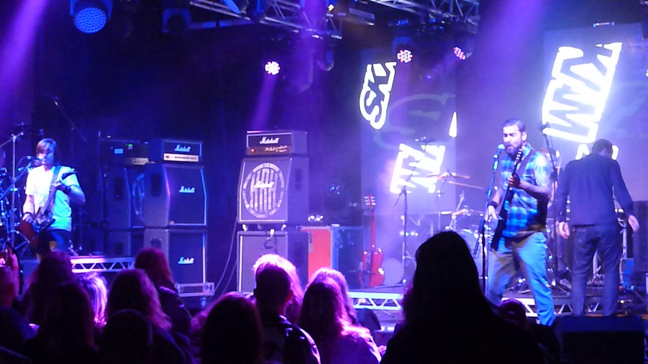 Guarda Skam, Hard Rock Hell, Pwllheli, North wales, 13/11/'16. su YouTube Guarda Skam, Hard Rock Hell, Pwllheli, North wales, 13/11/'16. su YouTube