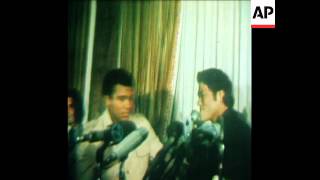 SYND 26 3 76 MUHAMMED ALI AND ANOTONIO INOKI HOLD PRESS CONFERENCE