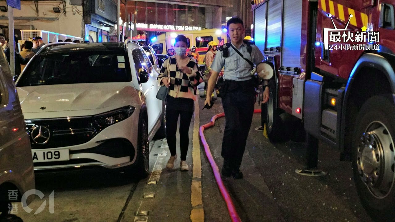 婚紗夢想化為灰燼！尖沙咀金巴利道店舖火警熏黑數百禮服！模特公仔淒涼倒地畫面超震撼！#最快新聞