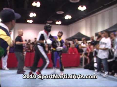 Julio Castro v Deandre Walker - Men's team sparrin...