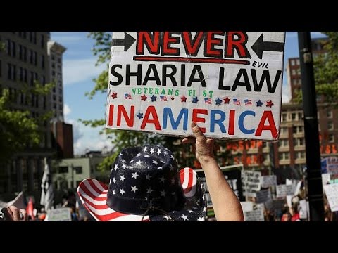 Usa: scontri alle marce anti sharia Usa: scontri alle marce anti sharia