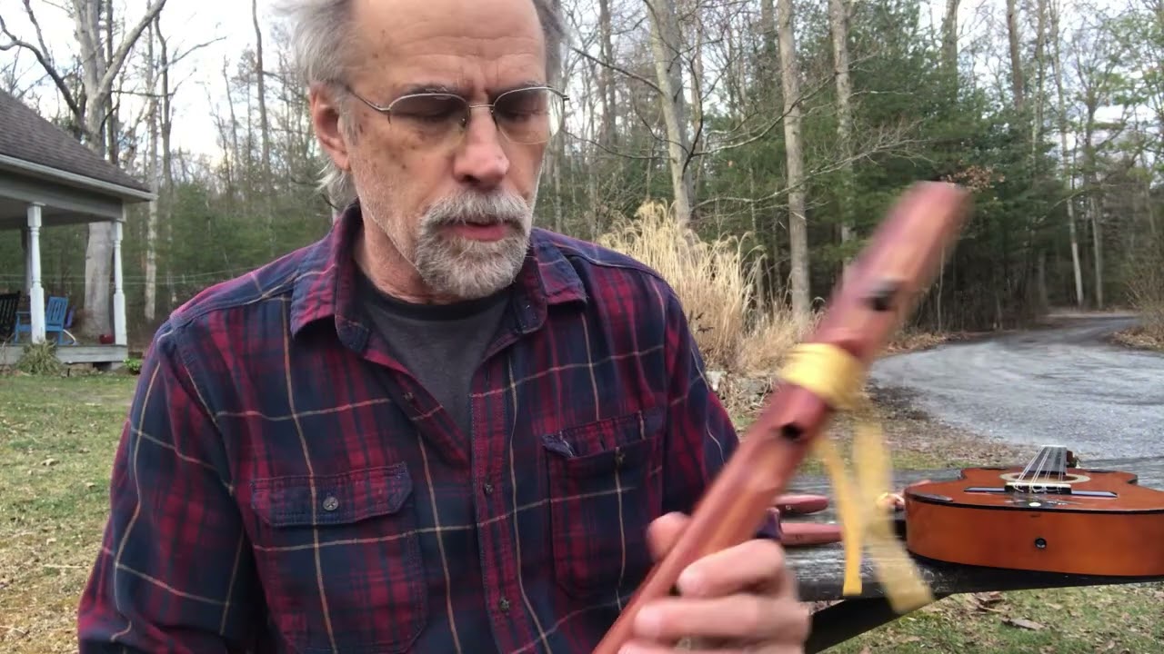Native American style flute sizes and demo - YouTube