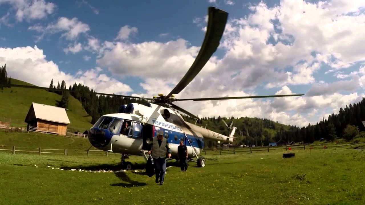 Вертолет шерегеш. Усть Анзас Таштагольский район. Ми-8 вертолет в Таштаголе. Таштагол Кемеровская область аэропорт. Вертолет Таштагол.