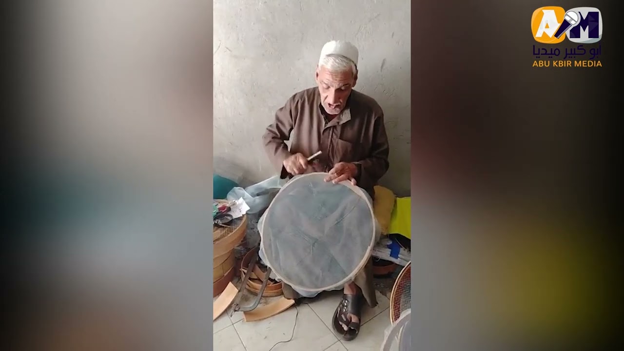 اللي ميشوفتش من الغربال بيكون أعمى.. عم عربي المناخلي أقدم صانع منخل وغربال في مصر