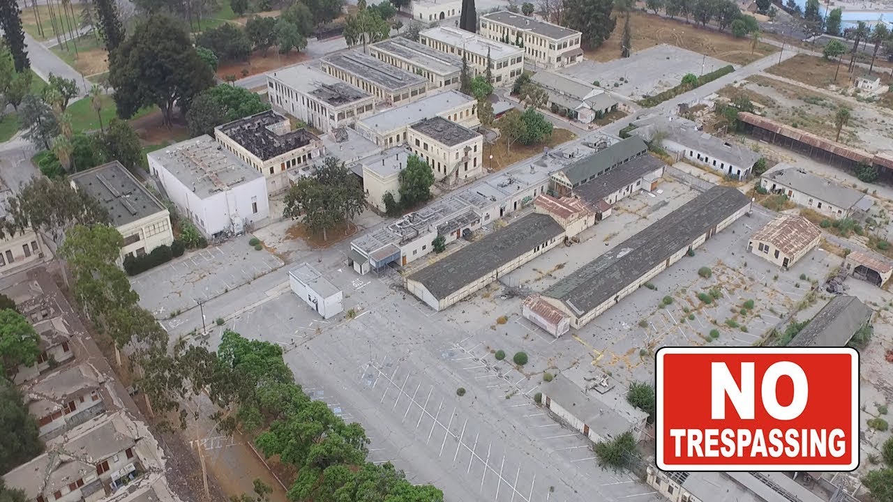 steve golin Huge Abandoned Insane Asylum With a Dark History (Skunks and Raccoons Everywhere!)