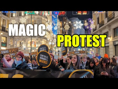 Madrid Protests under Christmas lights: From Holiday Magic to Street Chaos in 5 min | Night Walk 4k