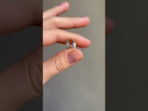 Сережки кільця з фіанітами медична сталь родій (x089), видео 1