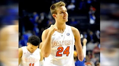 Crowd Goes Wild After 1-Armed Basketball Player Sc...