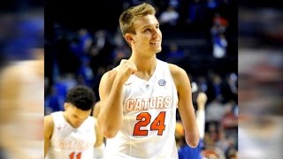 Crowd Goes Wild After 1-Armed Basketball Player Scores Team's First Points