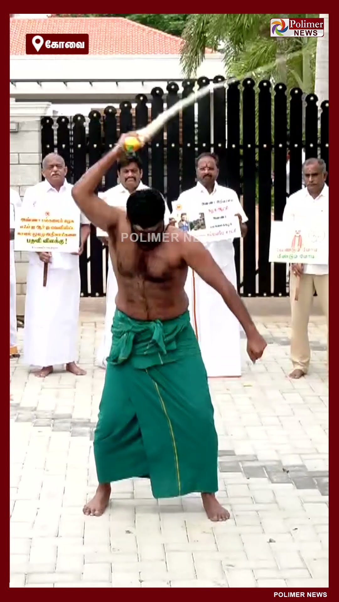 தி.மு.க அரசை கண்டித்து தனது வீட்டின் முன் தன்னைத் தானே சவுக்கால் அடித்துக் கொண்ட அண்ணாமலை | #SHORTS