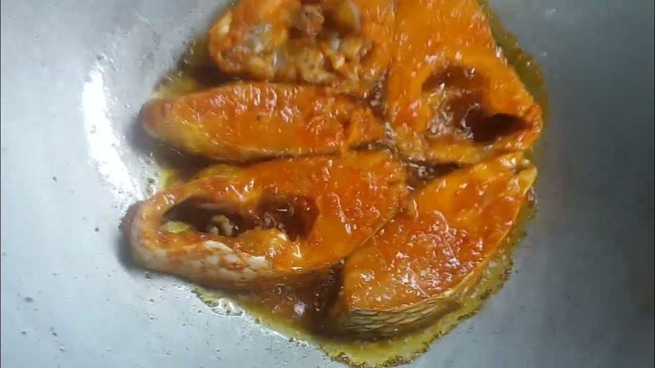 tilapia macher jhal recipe গরম ভাতের সাথে বানিয়ে নিন বেগুন আলু দিয়ে