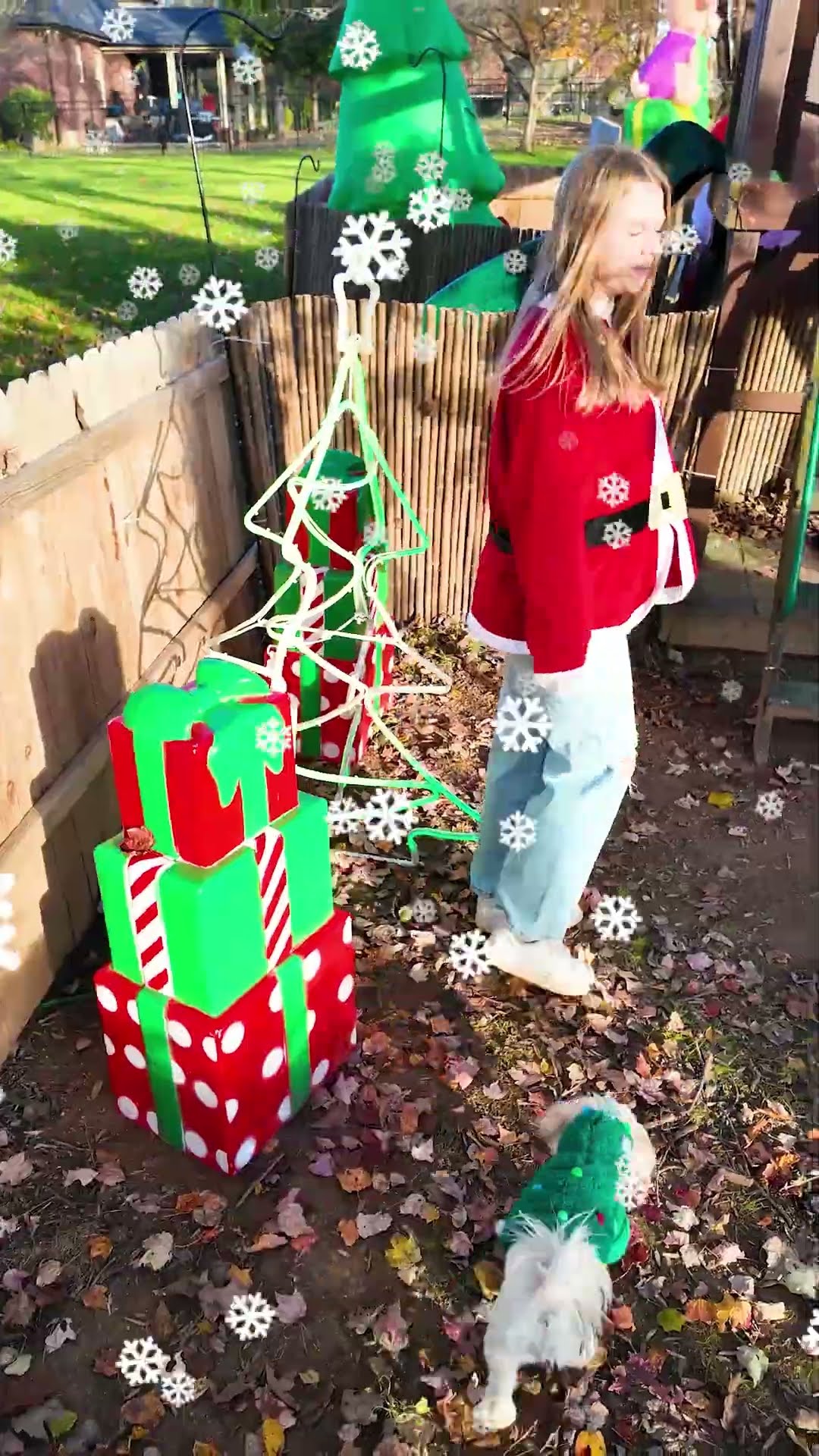 Assistant Hide n Seek with the Grinch and Elf on the Shelf in Holiday Town #FamilyFun #christmas