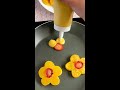【ホットケーキミックス、そのまま焼くのちょっと待って!】いちごを置いて焼いたら、お花みたいで食べるのもったいない / Flower Shaped Pancakes