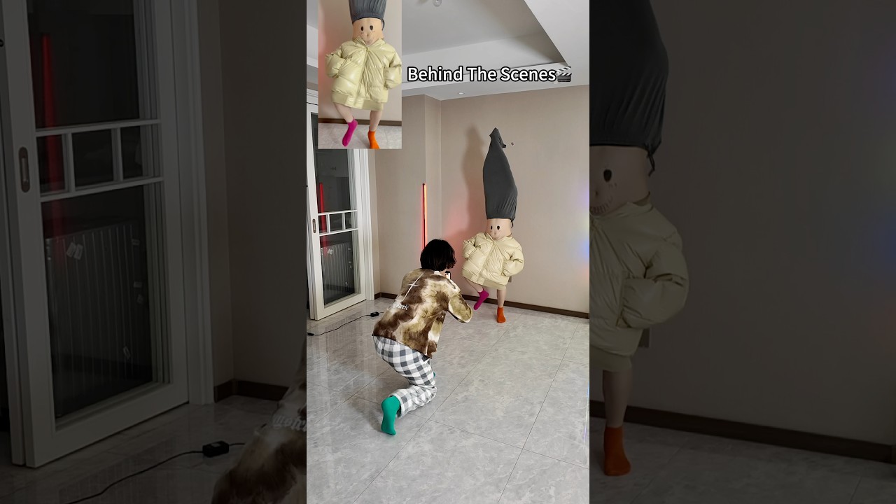 Sea sponge swings🎵how we do it🤣#dance #behindthescenes #funny #couple