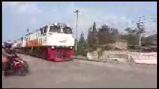 Kereta Api Di Dua Sisi ( Part 2 )