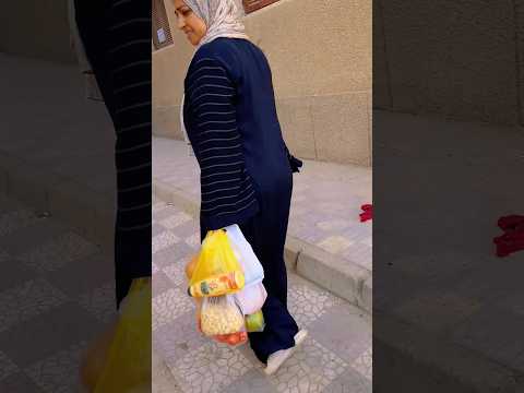 هي ا الشنطة فيها ايه علشان يكون فيها الطمع