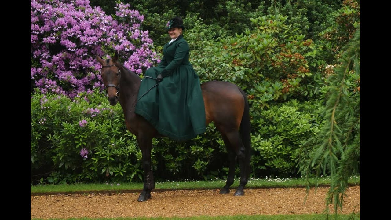 The Side Saddle Lady.