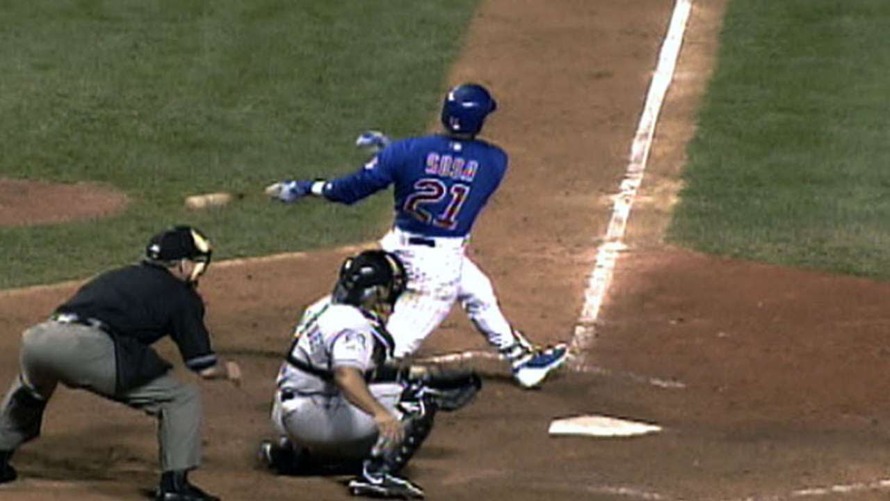 NLCS Gm1: Sosa ties game in ninth with two-run homer - YouTube