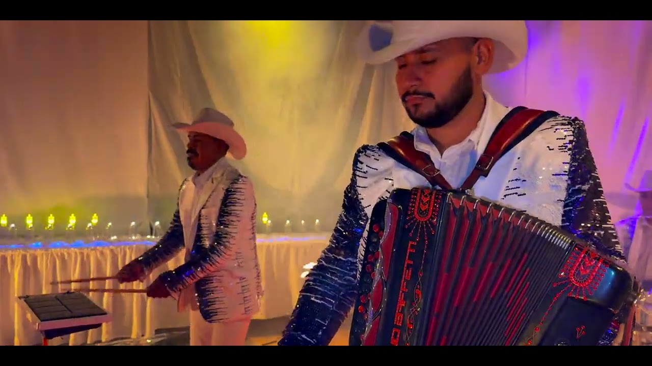 Cómo una Novela - Voy a pintar un Corazón ❤️ videoclip oficial (cover)