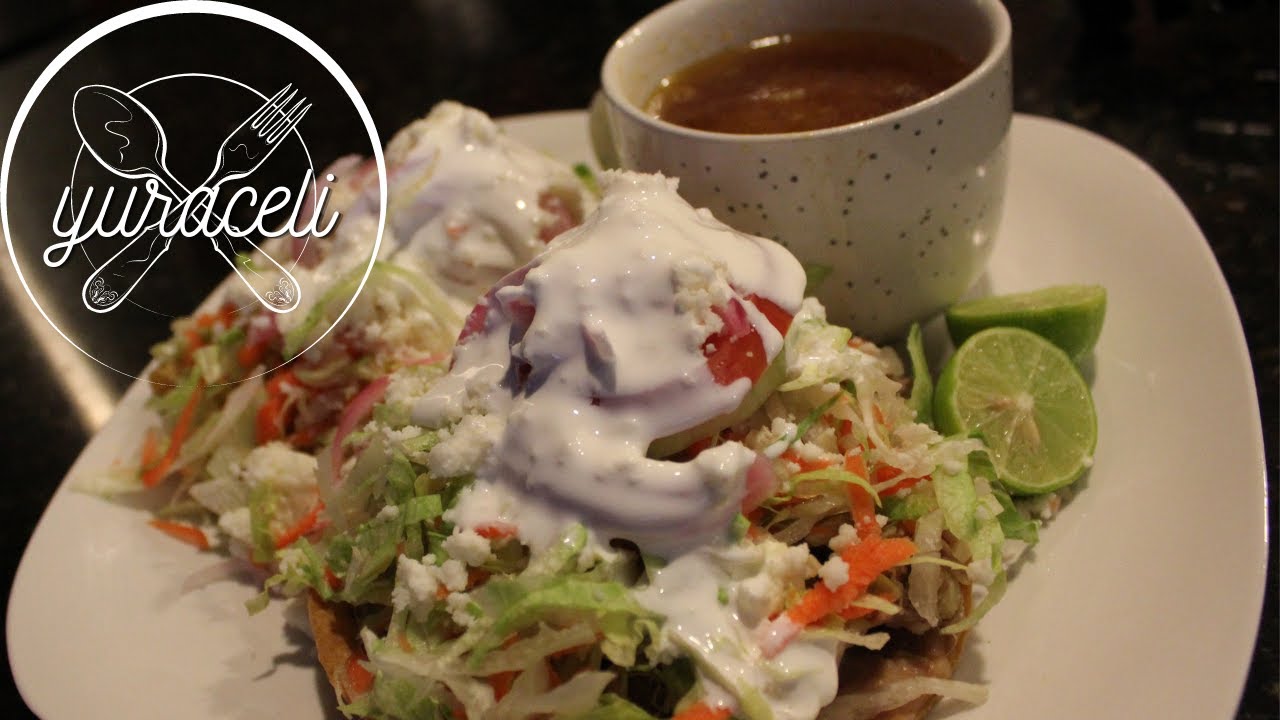 TOSTADAS Y TACOS DORADOS DE RES / TOSTADAS AND FRIED TACOS OF BEEF WITH