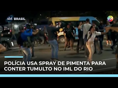 Video pm-usa-spray-de-pimenta-para-conter-confusao-em-frente-ao-iml-do-rio-de-janeiro