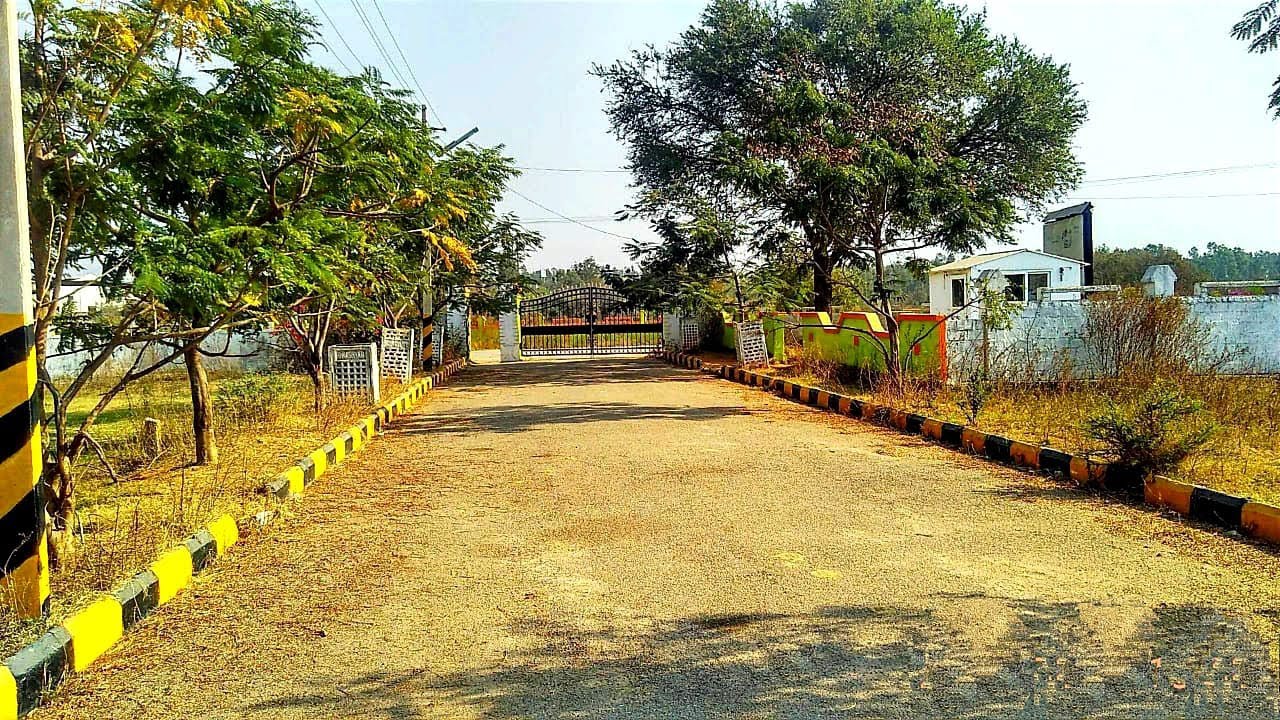 Code 43 Plot for Sale Bhashyam Elite County Kistaipally Road