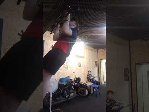 почти чистые подтягивания #meme #automobile #youtubeshorts #спорт #sports #подтягивания #gym