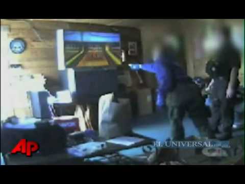 Policías juegan Wii en cateo a casa de narco