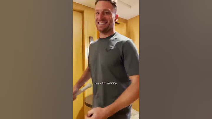Jos Buttler’s unique way to get Trent Boult out of his room | IPL 2022 | Rajasthan Royals #Shorts