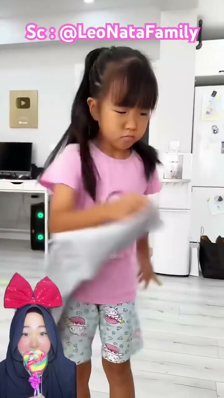 ADEK BERSIH BERSIH TAPI PAPA KOQ MALAH SANTAI ⁉️? @LeoNataFamily #shorts #funny #dubbing