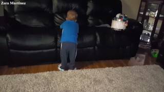 Niño con hipotonía a sus 3 años logra dar sus primeros pasos.