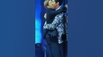 Jimin running to Eunwoo and hug him🥺 #jimin #parkjimin #eunwoo #chaeunwoo #friendship  #bts #astro