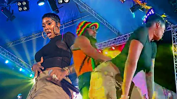 Tiwa Savage Reaction After Feeling Patoranking Gboola On Stage , Tiwa Savage Shocked By Patoranking