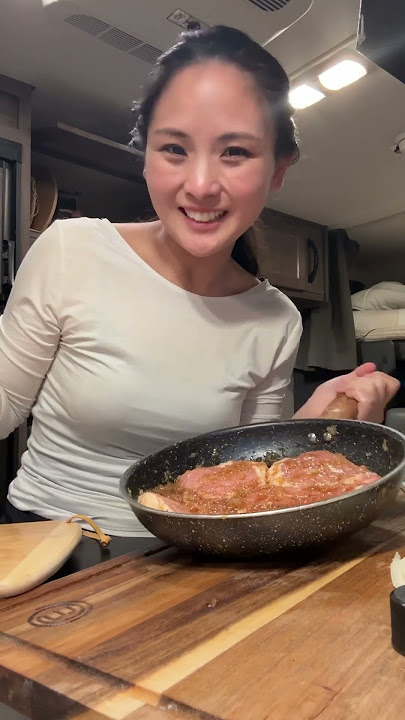 Japanese Mom is preparing dinner for he family in RV kitchen🚌❤️