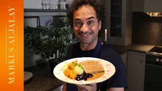 Köttfärslimpa med gräddsås och svartvinbärsgelé | Markus Aujalay