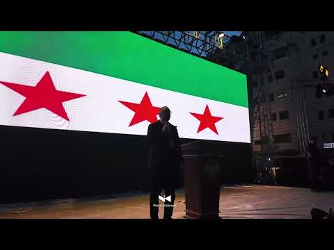 رفع أذان المغرب في ساحة التظاهر بحمص الشيخ محمد جبر ساحة حمص الجديدة ذكرى التحرير