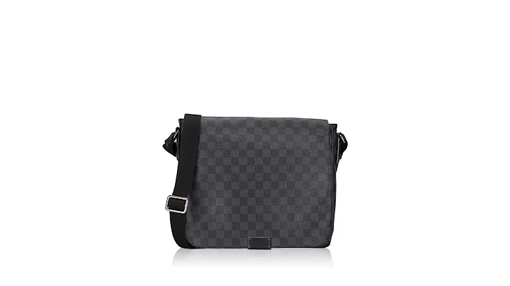 Louis Vuitton Men Damier Graphite District MM