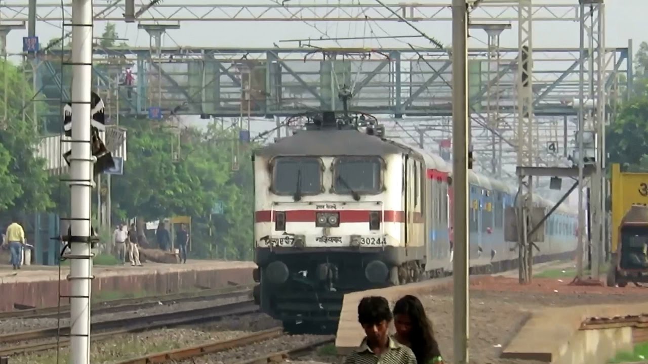 Waah Taj !! Legendary Delhi - Jhansi TAJ EXPRESS with GZB WAP7 Knocks Asaoti : Indian Railways