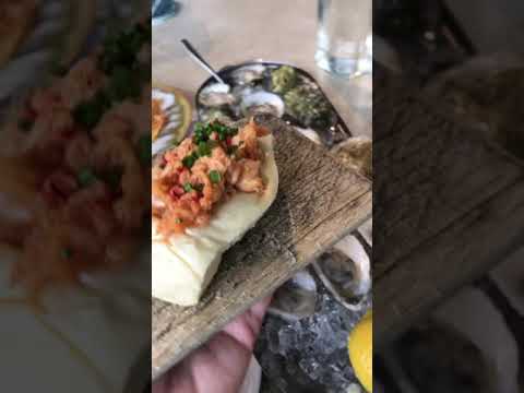 Video: Paano hinahatid ang isang lobster roll?