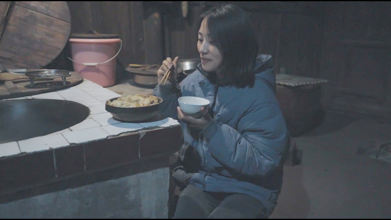 在山里洗个澡，蒸一钵糯米饭，元气满满