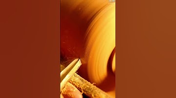 Wood bowl shaping using sharp handheld carving chisel