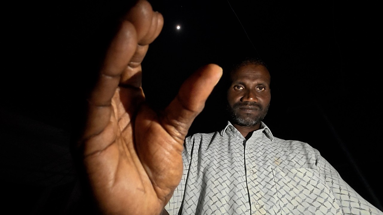 ASMR / MOON LIGHT HAND MOVEMENT/ BLOCK BACKROUND,