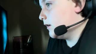 me playing the finals with the forehead world record holder
