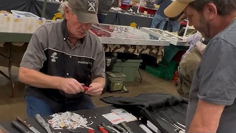 Sharpening Hunting Knives in seconds www.SharpensBest.com