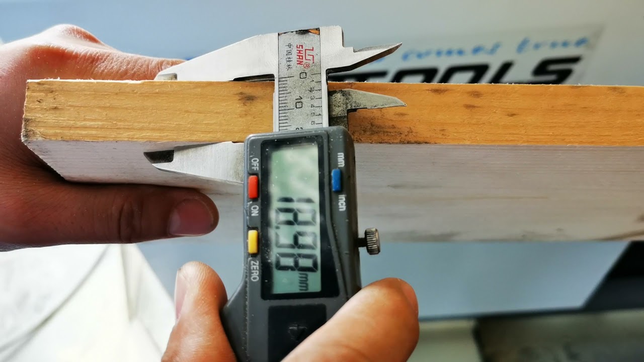 Bottom type horizontal band saw training thickness meter calibratoin