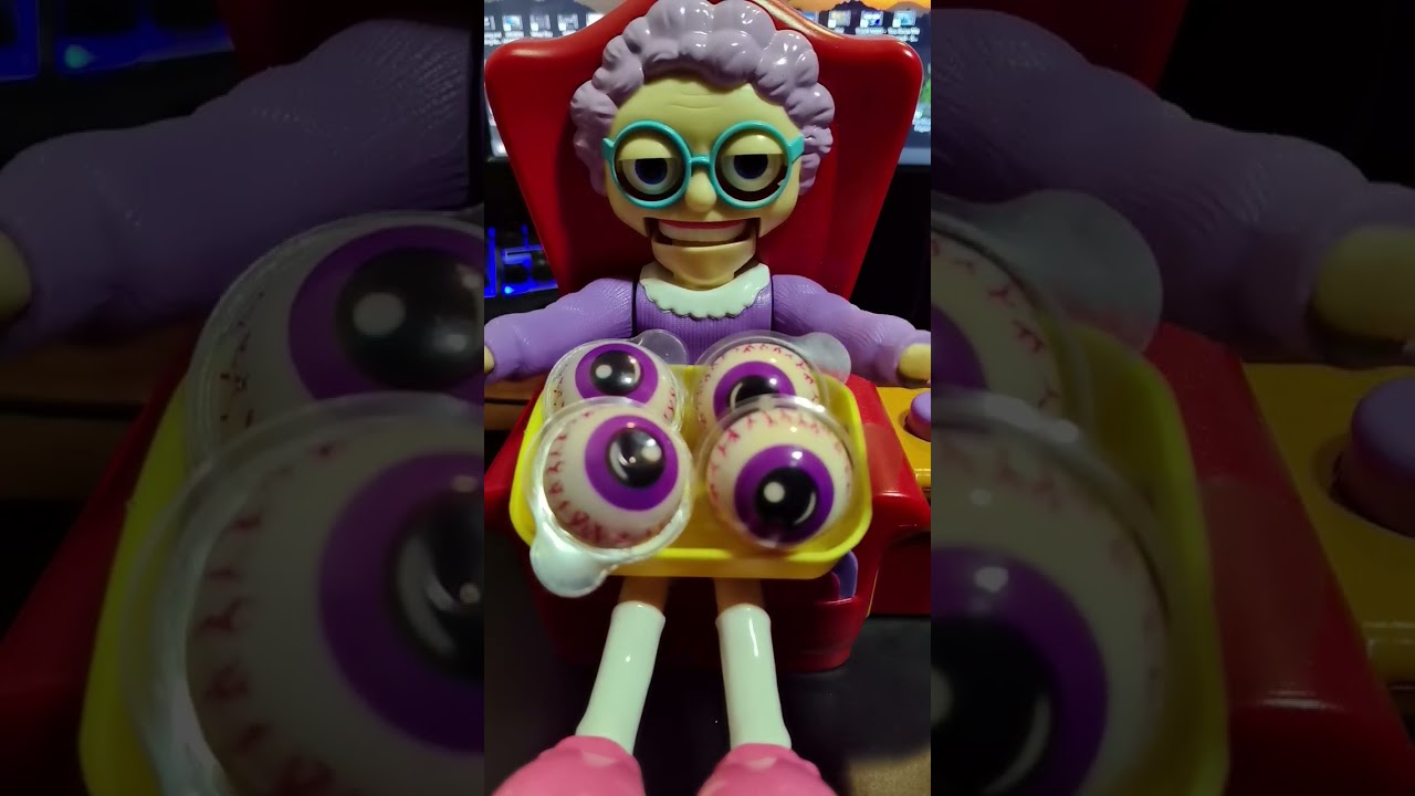 #greedy #granny #satisfying #favorite #yummy #eyeballgummy