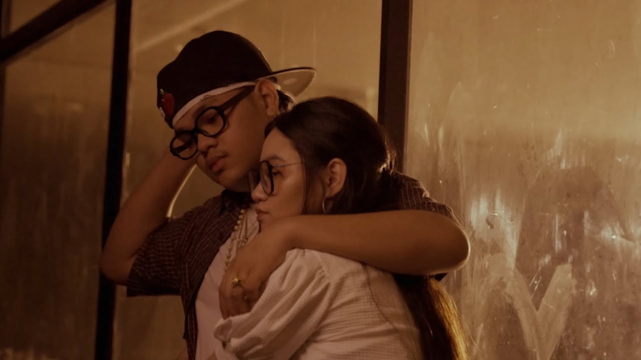Robledo Timido - Gusto Ko Sakin Ka Lang (Official Music Video) Robledo Timido - Gusto Ko Sakin Ka Lang (Official Music Video)